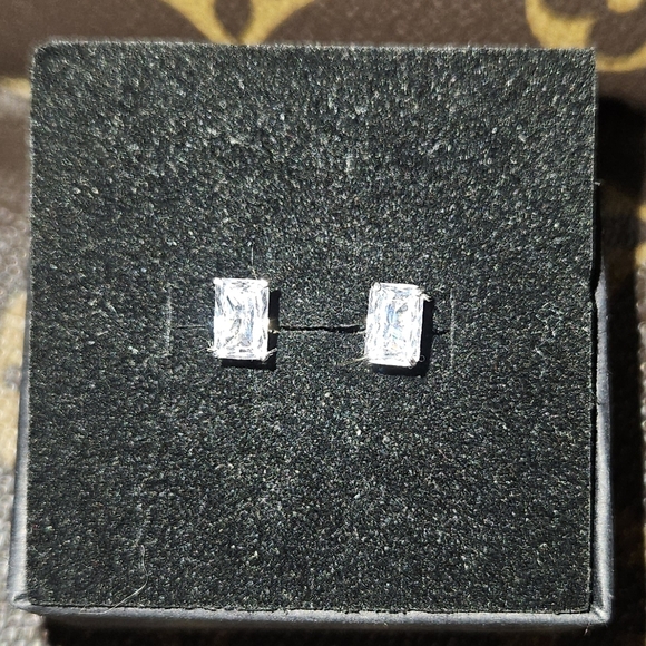 Emerald Cut Lab Created Diamonds in 14K White Gold Screw Back Settings (NWOT's) - Picture 8 of 8